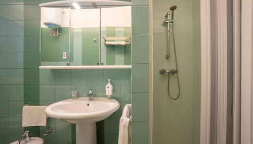 Terrazza Montalbano - Foto 4, towels, Shower