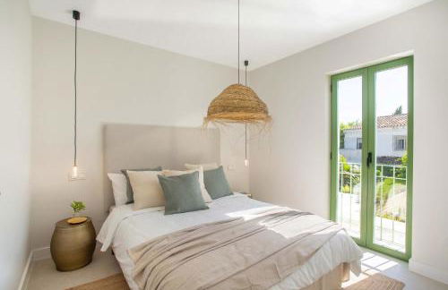 VACATION MARBELLA I Casa Savia, Private Pool, Luxury interiors, 10min walk to the Beach - Foto 36