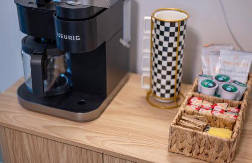 10 Minutes to Downtown with Jacuzzi, Pool Table, Ping Pong, and BBQ - Foto 9