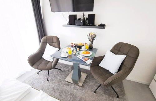 HH 01 by ROCKCHAIR - SUPERHOST Status - Modernes Apartment mit sonnigem Balkon & premium Boxspringbetten in Winterhude - Hamburg Top Geheimtipp - Foto 2