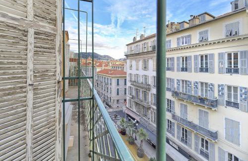 Hyper Centre - Charming duplex - Luxury - Reversible air conditioning - 10 mins from Place MASSENA - Foto 16