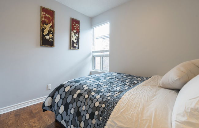 Applewood Suites - 4 BDRM King West - Photo 20