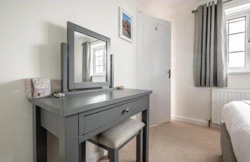 4 Bed Retreat with Balcony & Estuary views - Photo 42