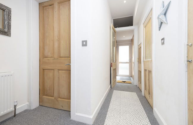 JOIVY Charming 1-Bed Ap Near Leith Links W/ Patio - Foto 24