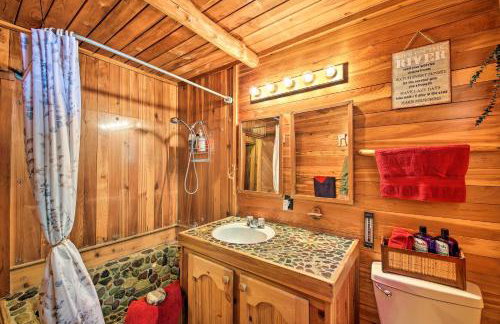 Private Yaak River Hideaway with Deck and Mtn Views! - Foto 12