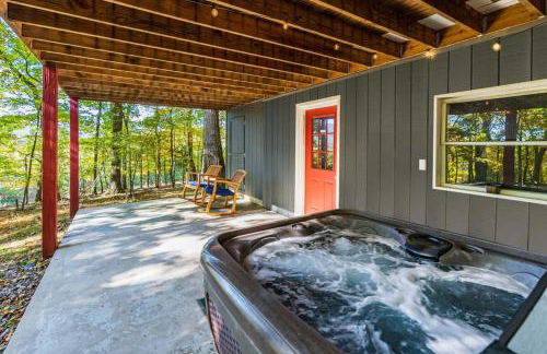 Cozy cabin w hot tub, deck & BBQ - Foto 22