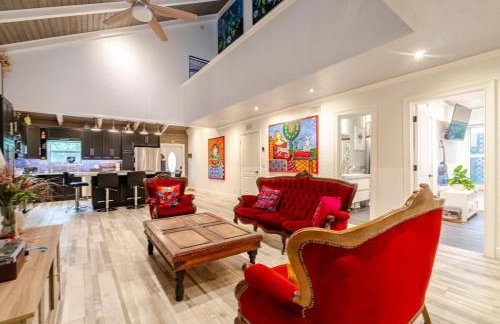 Artistic Retreat, King Suite with Private Balcony! - Foto 3