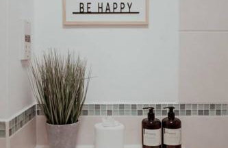 The Diickens Den - Rochester 1BR Flat - Sleeps 4 with Parking - Contractor - Friendly and Ideal for Long Stays - Foto 2