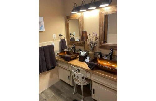 StockYards! Walk 3 Blocks-Ranch House sleeps 8 - Foto 45