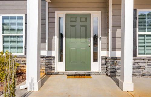 Patio with Fireplace Spacious Sharpsburg Home! - Foto 32