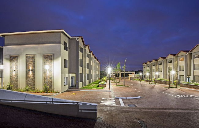 Savannah Park Luxury Apartments - Photo 11