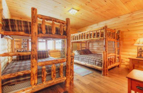 Most Luxury 7000 Sq ft Log Estate with Pool Hot Tub Sauna - Foto 35