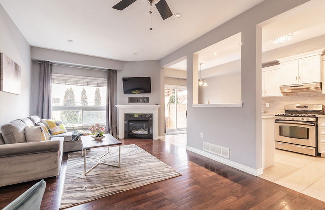 GLOBALSTAY. Modern 3-4 Bedroom Town - Photo 34