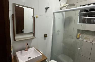 Casa com piscina em Itanhaem perto da praia - Foto 9