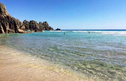 Luxe Detached 3 Bed Luxe House on Exclusive Private Estate Close to Coast Free Hot Tub Sleeps 6 Private Parking for 2 Cars - Photo 71