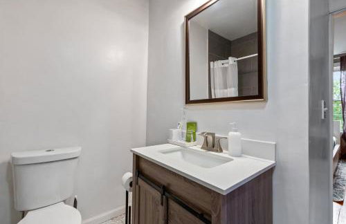 Pristine Townhouse With Rooftop Deck Near Canton! - Foto 7