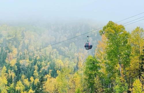 Ski in Ski out Top Floor Condo with Pools, Hot tub and more - Foto 40