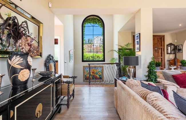 Luxury Villa - Sleeps up to 8 & Infinity Pool - Photo 6