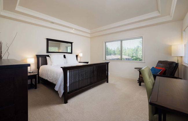 Perfect Basecamp for Mt. Bachelor With Hot Tub - Photo 4