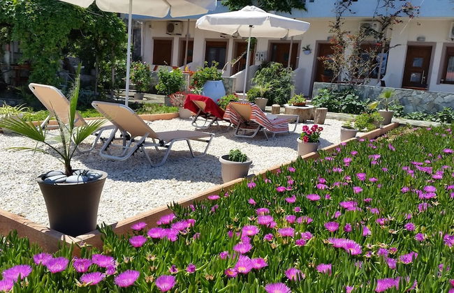 SEAesta Beach Studios - Photo 28