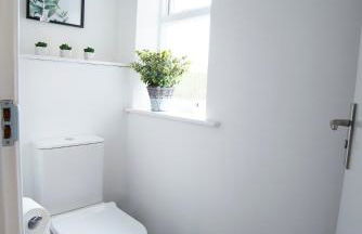 Doctors lane Stylish 3 Bedroom contractor Family House with Parking - Photo 23