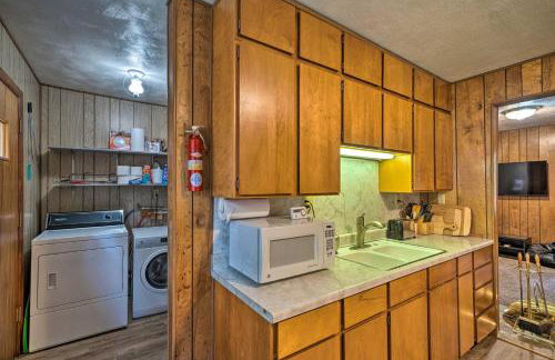 2 Cozy Island Park Cabins with Near the Lake! - Foto 9