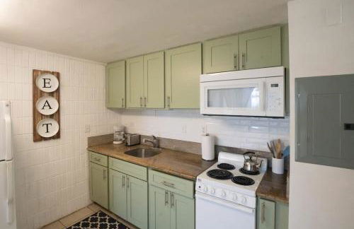 Ground Level Beachfront Studio - Photo 5