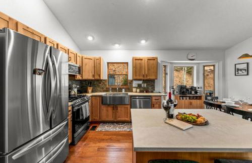 Luxury Mountain Views, hot tub, peaceful retreat - Foto 41