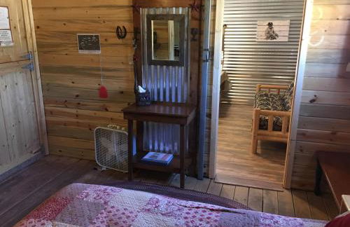 Canyonlands Barn Cabin with Loft, Full Kitchen, Dining Area for Large Groups - Photo 20