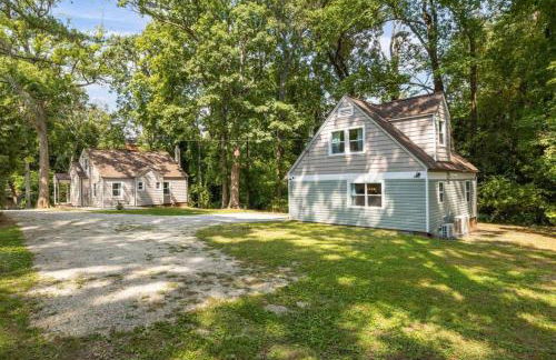 Quietude Place, Stylish 2 Bedroom House with Full Kitchen - Photo 14