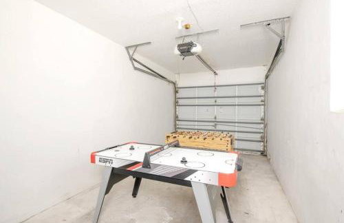 Stunning Lake-Front Villa with Pool & Spa - Foto 22