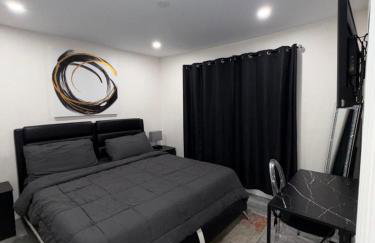 Queens Cozy Condo Near Downtown Airport - Photo 1