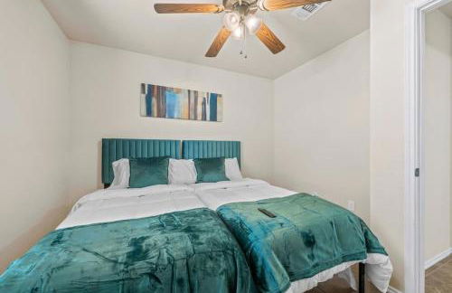 NEW Killeen 8-10 Bd sleeps max 10 ppl 5 min to Fort Hood Families Groups Pets Ok - Professionally Managed by Stay Albatross - Photo 3