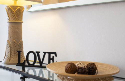 630- 3 Bedroom South facing Home with Pool Drenched in Florida Sunshine Perfect for Families - Foto 19