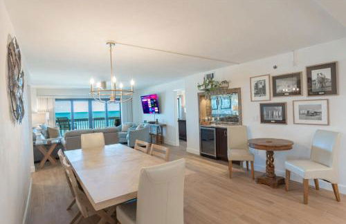 Luxury direct oceanfront corner with a large private balcony, heated pool and garage - Photo 8