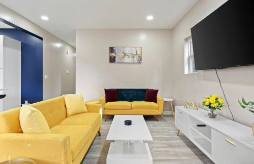 Chic Boho Retreat Near Downtown - Photo 17