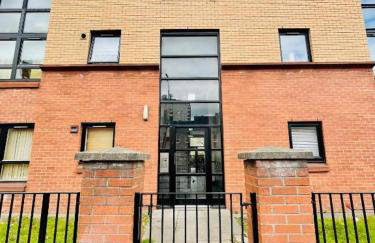 Modern 2 Bedroom Apartment With Free Parking - Foto 15