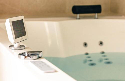 Romance & Evasion - Centre Ville - Love Room - Balnéo - Photo 5