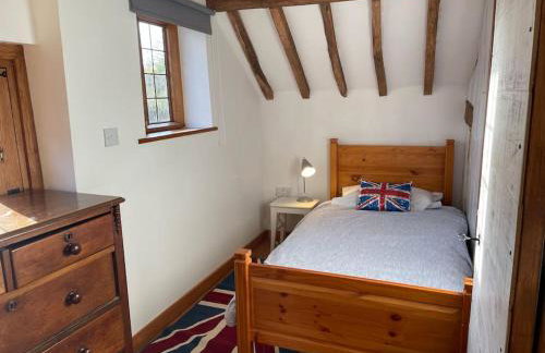 Annex at Southfields in idyllic Hampshire village - Photo 14