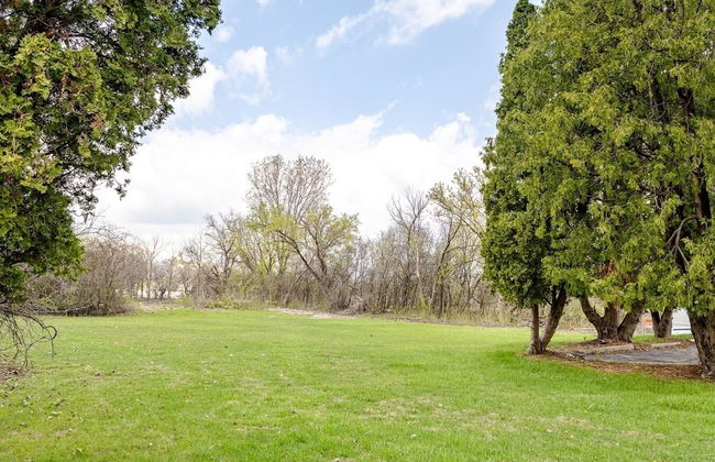 Private Room w/ Bath & Kitchen Access in Brownstown - Foto 7