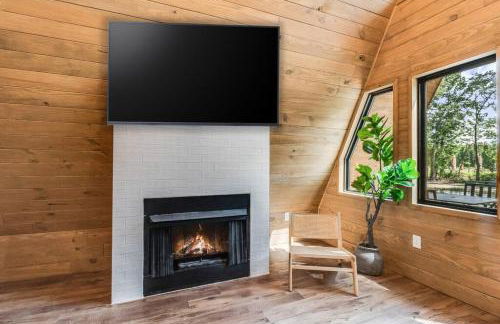 Modern A-Frame Cabin by Rip Van Winkle with Hot Tub - Foto 12