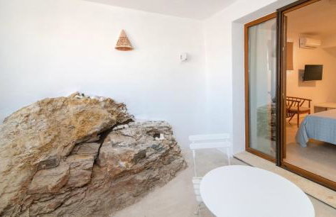 PANORMOS ART Beachfront Suites - Photo 56