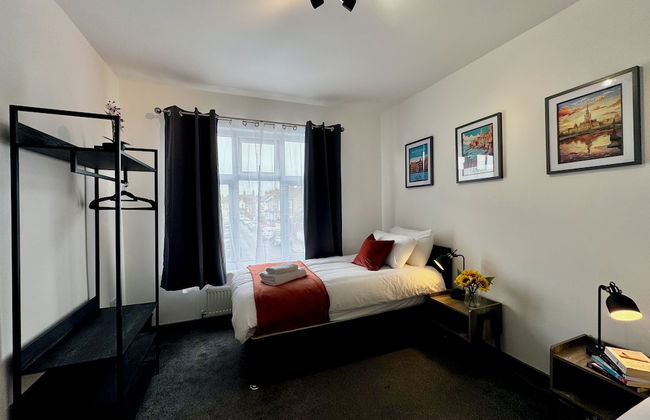 Lenhurst House - Photo 15