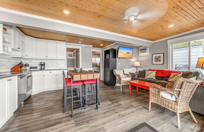 Lakeside Serenity Retreat 10 - Photo 5