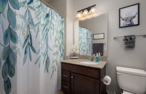 HUGE New Apartment, Free Parking, Near Mayo! - Foto 13