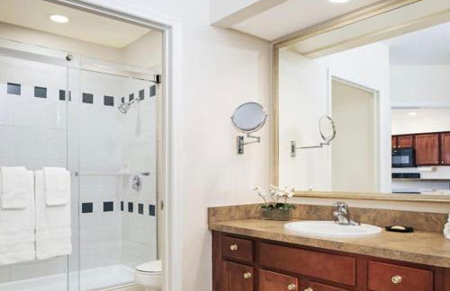 See all of Port Lucie in this resort amenities 2BD condo with resort amenities - Foto 12