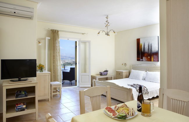 Hotel Mediterranean - Photo 7