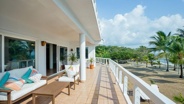 Private Oceanfront 4-bed Villa w Pool on Huge Lot - Foto 5, Habitación