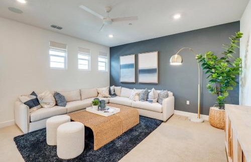 Elegant and Spacious Retreat with Yard in Woodland! - Foto 2