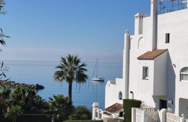 Front Sea View Penthouse - Photo 1